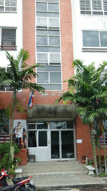 ให้เช่าคอนโดติดถรามคำแหง157ห่างถใหญ่100กว่าเมตรค่าเช่า3200บ-ดโทร08467129570851593901