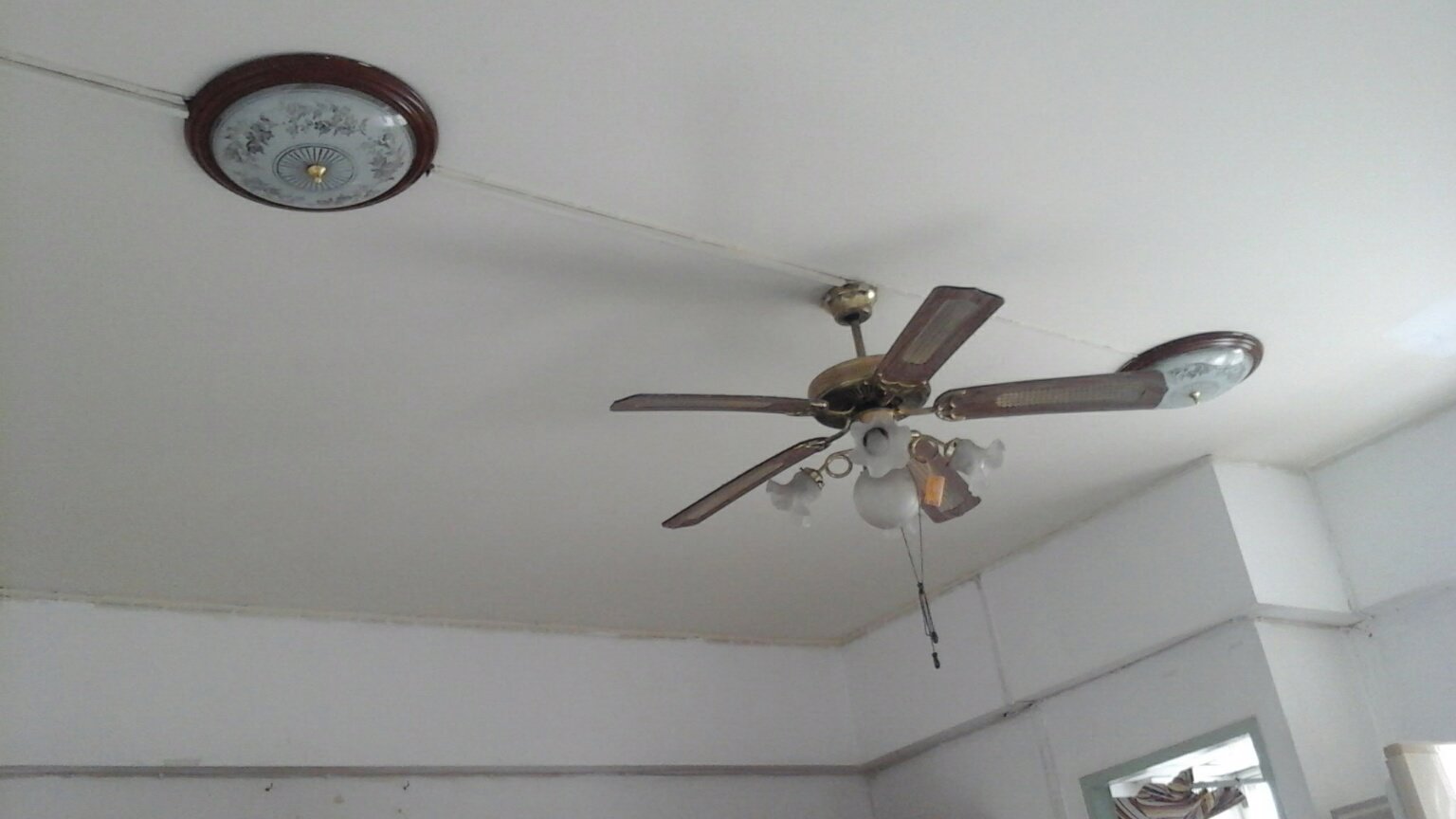 ให้เช่าคอนโดติดถรามคำแหง157ห่างถใหญ่100กว่าเมตรค่าเช่า3200บ-ดโทร08467129570851593901