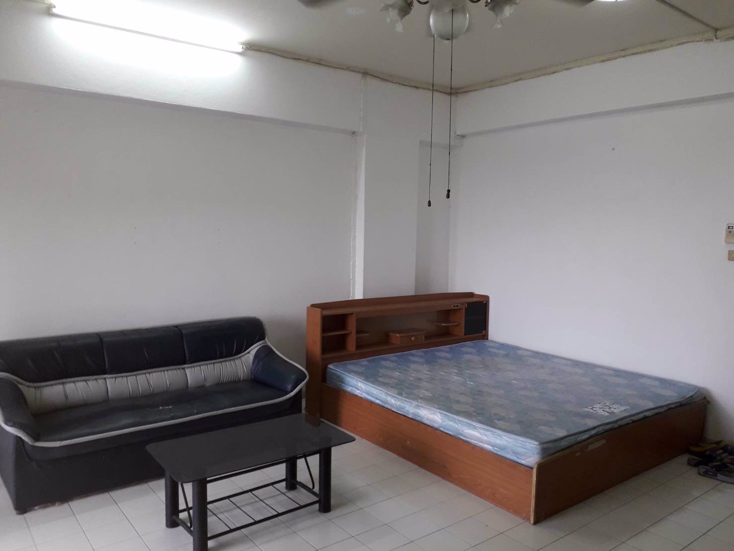 ให้เช่าคอนโดติดถรามคำแหง157ห่างถใหญ่100กว่าเมตรค่าเช่า3200บ-ดโทร08467129570851593901