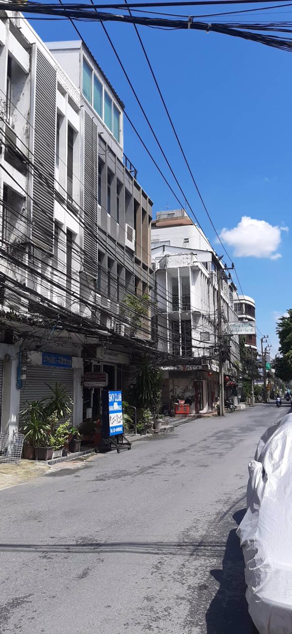 ให้เช่าตึกแถว35ชั้น-ในซอยสุขุมวิท51-เข้าซอยเพียง30ม-เหมาะทำร้านอาหาร-ร้านนวด-สปา-ร้านคาราโอเกะ