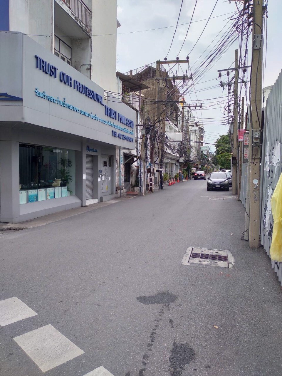 ให้เช่าตึกแถว35ชั้น-ในซอยสุขุมวิท51-เข้าซอยเพียง30ม-เหมาะทำร้านอาหาร-ร้านนวด-สปา-ร้านคาราโอเกะ