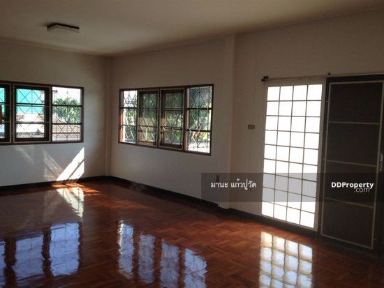 ให้เช่า-บ้านเดี่ยว2ชั้น-250ตรว-3ห้องนอน-4ห้องน้ำ-1ห้องแม่บ้าน-พร้อมโกดังข้างบ้านอีก200ตรม