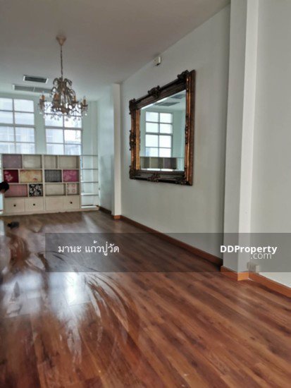 ให้เช่า-โฮมออฟฟิศ4ชั้น-30ตรว-หลังหัวมุม-โครงการกลางเมืองเดอะปารีส-ถนน-กำแพงเพชร-ทะลุออกรัชดาได้