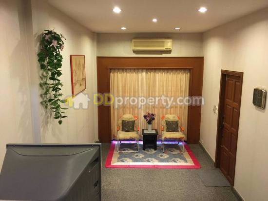 ให้เช่า-ทาวน์โฮม3ชั้น-23ตรว-มี3ห้องนอน-3ห้องน้ำ-4แอร์พร้อมเฟอร์-อยู่ถนน-ตากสินธนบุรี