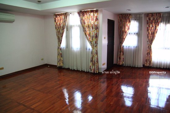 ให้เช่า-บ้านแฝด3ชั้น-25ตรว-4ห้องนอน-3ห้องน้ำ-ถนน-อินทามระ40-ใกล้mrtสุทธิสาร-ให้เช่า27000-เดือน