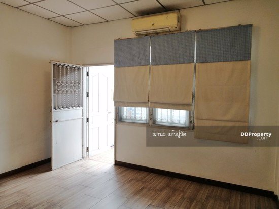 ให้เช่า-ทาวน์เฮ้าส์2ชั้น-20ตรว-2ห้องนอน-2ห้องน้ำ-2แอร์-ถประดิษฐ์มนูธรรม-เลียบทางด่วนเอกมัยรามอินท