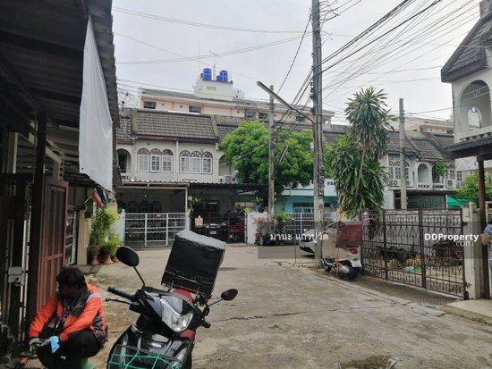 ให้เช่า-ทาวน์เฮ้าส์2ชั้น-20ตรว-2ห้องนอน-2ห้องน้ำ-2แอร์-ถประดิษฐ์มนูธรรม-เลียบทางด่วนเอกมัยรามอินท