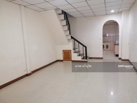 ให้เช่า-ทาวน์เฮ้าส์2ชั้น-20ตรว-2ห้องนอน-2ห้องน้ำ-2แอร์-ถประดิษฐ์มนูธรรม-เลียบทางด่วนเอกมัยรามอินท