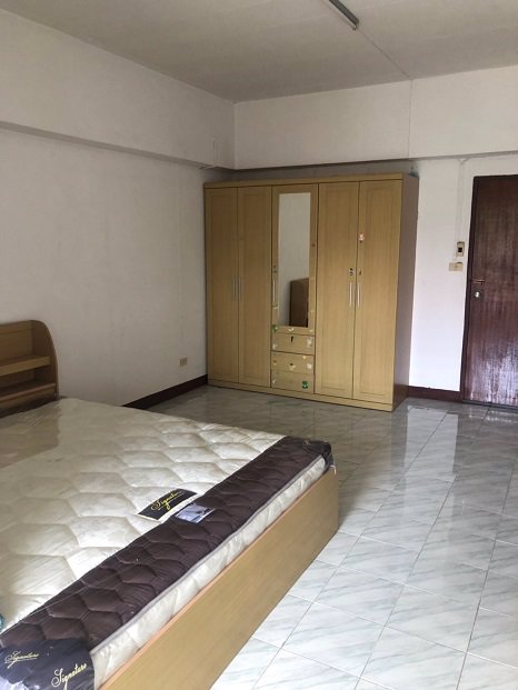 ให้เช่าคอนโด-คอนโดนนท์ทาวเวอร-3800บาท-มีแอร์-ติดmrtสาธารณสุข-ตู้เสื้อผ้า-เตียง-นำ้อุ่น