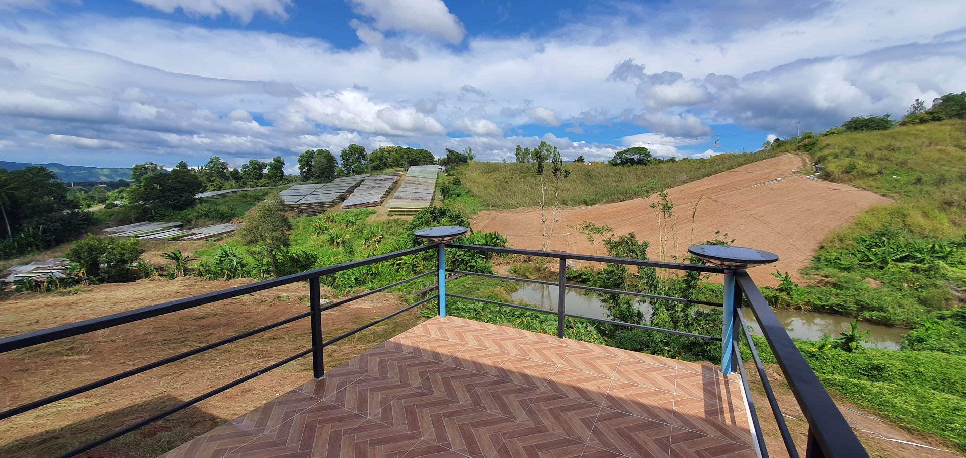 ขายบ้านพร้อมที่ดิน-โฉนดครุฑแดง-อเขาค้อ-เนื้อที่-3-ไร่-32-ตรวา-วิวกังหัน-ติดฝายทดน้ำ