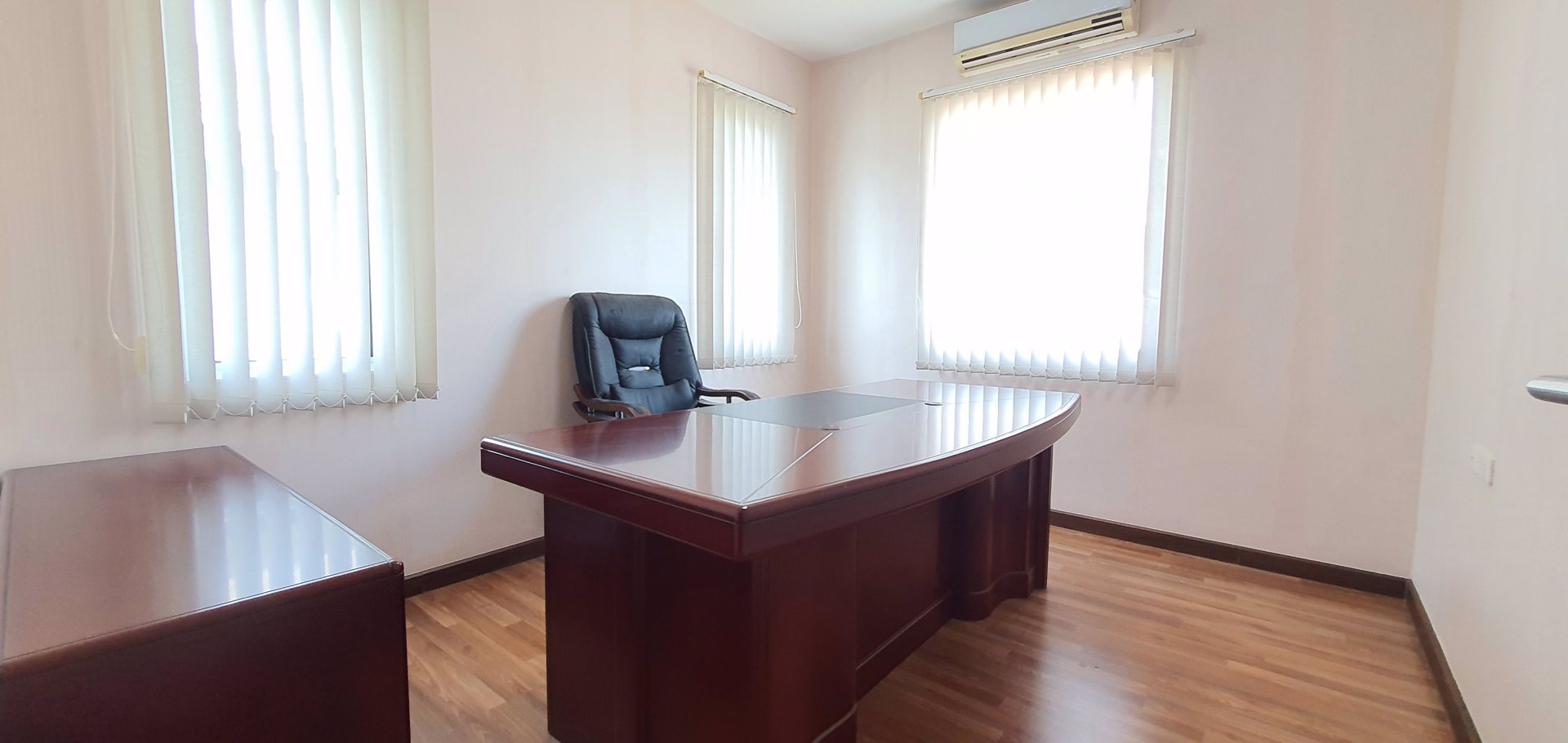 ขายบ้านเดี่ยว-2-ชั้น-100-ตรวา-ราคาถูก-หมู่บ้านฮาบิเทีย-ปัญญาอินทรา-ถนนปัญญาอินทรา-เขตคลองสามวา-ใกล้