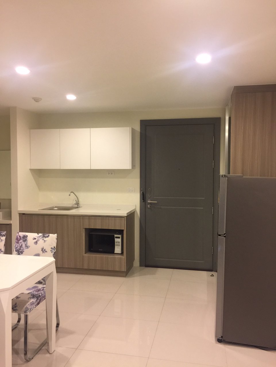 ขาย-ปล่อยเช่า-elements-srinakarin-condo