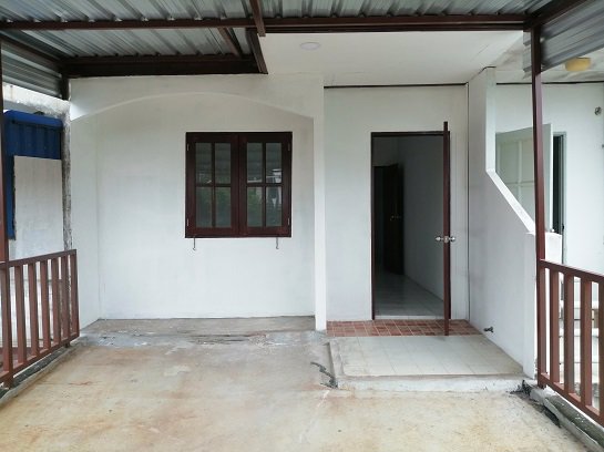 ขายทาวเฮ้าส์-2-ชั้น-พร้อมอยู่-รังสิตคลอง-4-ทำเลดีมาก-ใกล้ห้างแหล่งชุมชน