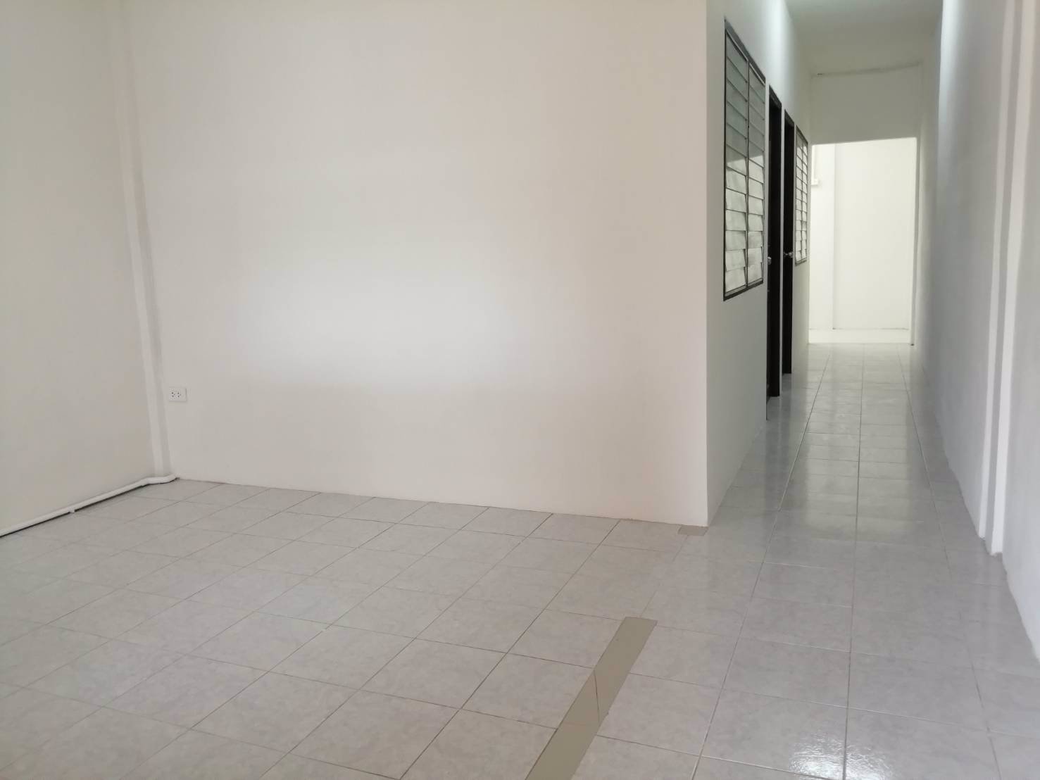 ขายทาวเฮ้าส์-1-ชั้น-พร้อมอยู่-รังสิตคลอง-4-ทำเลดีมาก-ใกล้ห้างแหล่งชุมชน