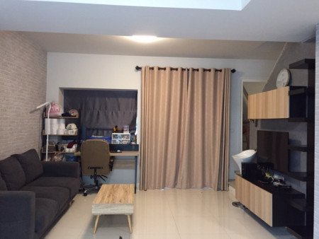 ขายด่วน-ทาวน์เฮ้าส์-2-ชั้น-โครงการอินดี้-3-บางนา-เนื้อที่-18-ตรว-เจ้าของขายเอง-รวมค่าโอนฟรี-สนใจติดต่อ-061-424-8914