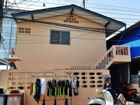 ขายหอพัก-ขนาด-42-ตรวา-ในซอยหมู่บ้าน-ลิขิต-7-ซอย-1-ผู้เช่าเต็มตลอด-เหมาะสำหรับลงทุน-สนใจติดต่อ-คุณเอ๋-โทร081-434-5154