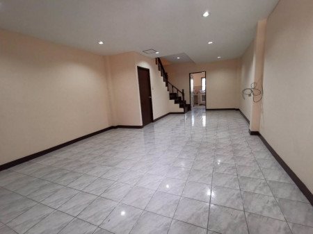 ขายทาวน์เฮ้าส์-2-ชั้น-ขนาด-25-ตรว-เลขที่-301-67-ในหมู่บ้านรุ่งอรุณ-2-ใกล้-มหาวิทยาลัย-ลาดกระบัง