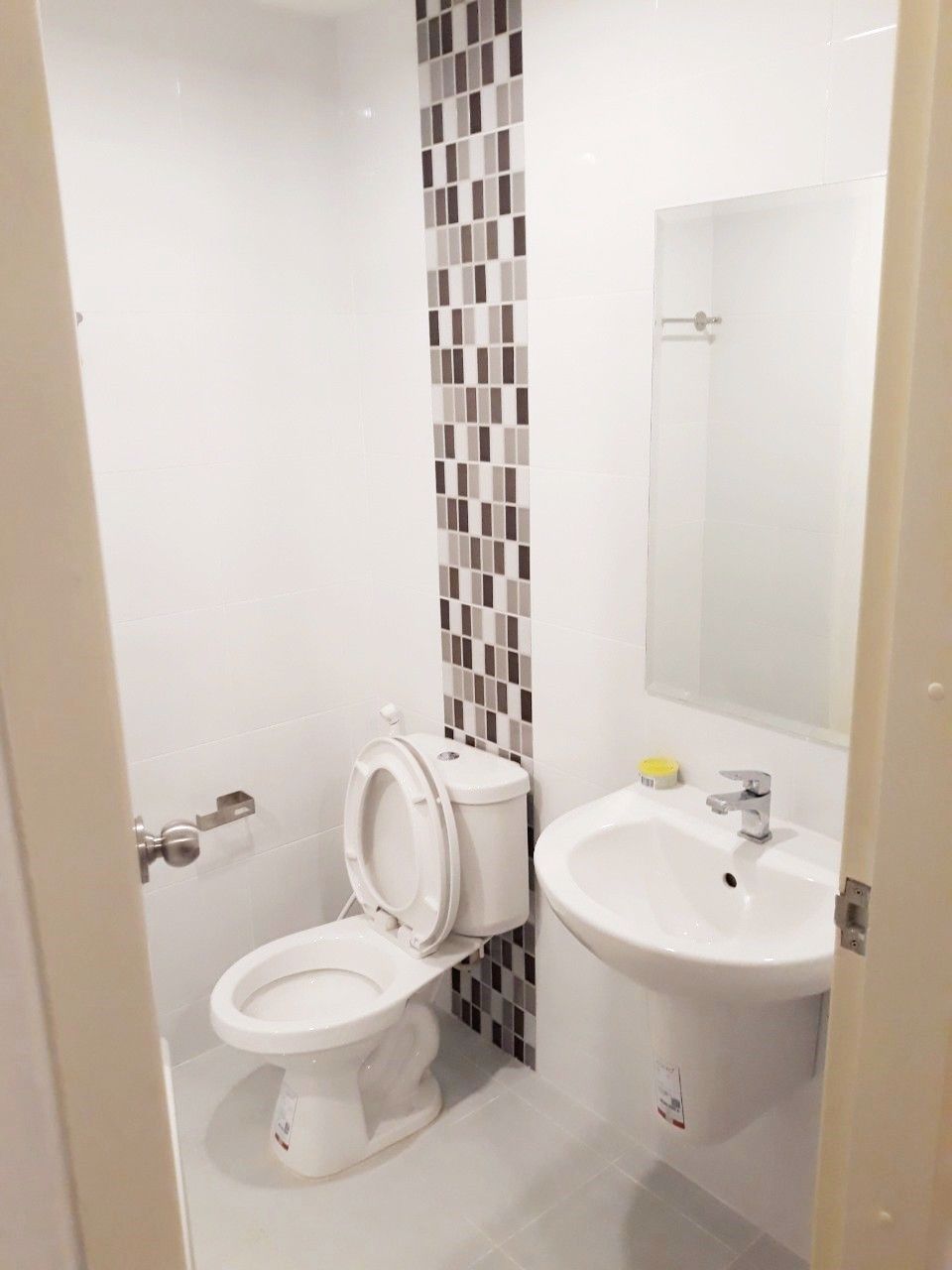 ให้เช่า-ห้องเปล่า-เดอะนิช-ไอดี-เสรีไทย-ถูกกกก-ประหยัด-วิวสระน้ำ-line-feelgoodhome