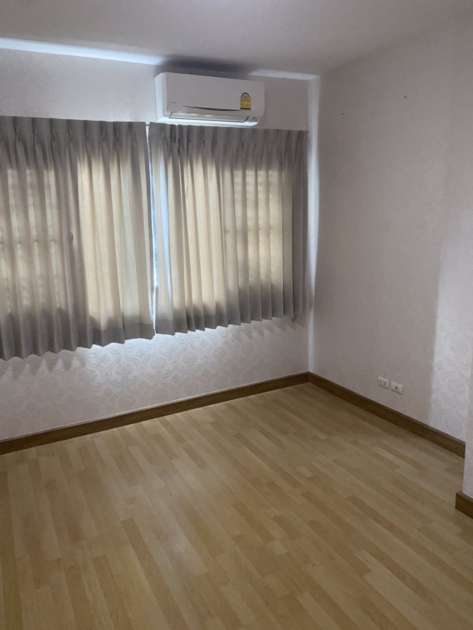 ขายทาวน์เฮ้าส์-3-ชั้น-ขนาด-245-ตรว