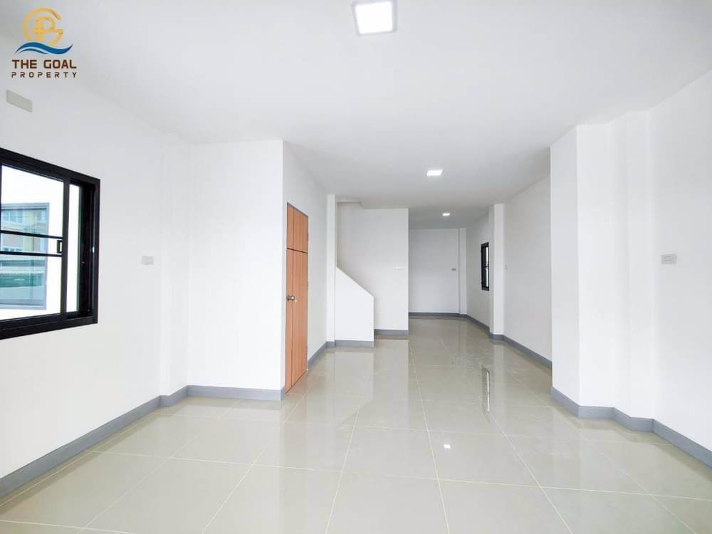 บ้านเดี่ยว-3-ชั้น-สร้างใหม่วัสดุดีเยี่ยม-ใกล้รถไฟฟ้าสายสีเขียว-และสีเหลือง-ด้วยน๊า-‼