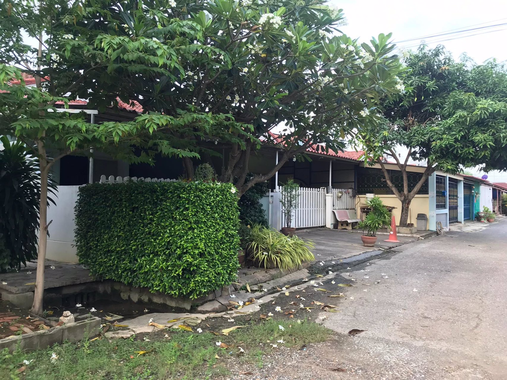 ขายทาวน์เฮ้าส์หลังมุม-2-หลังคู่กัน-บ้านโป่ง-ราชบุรี