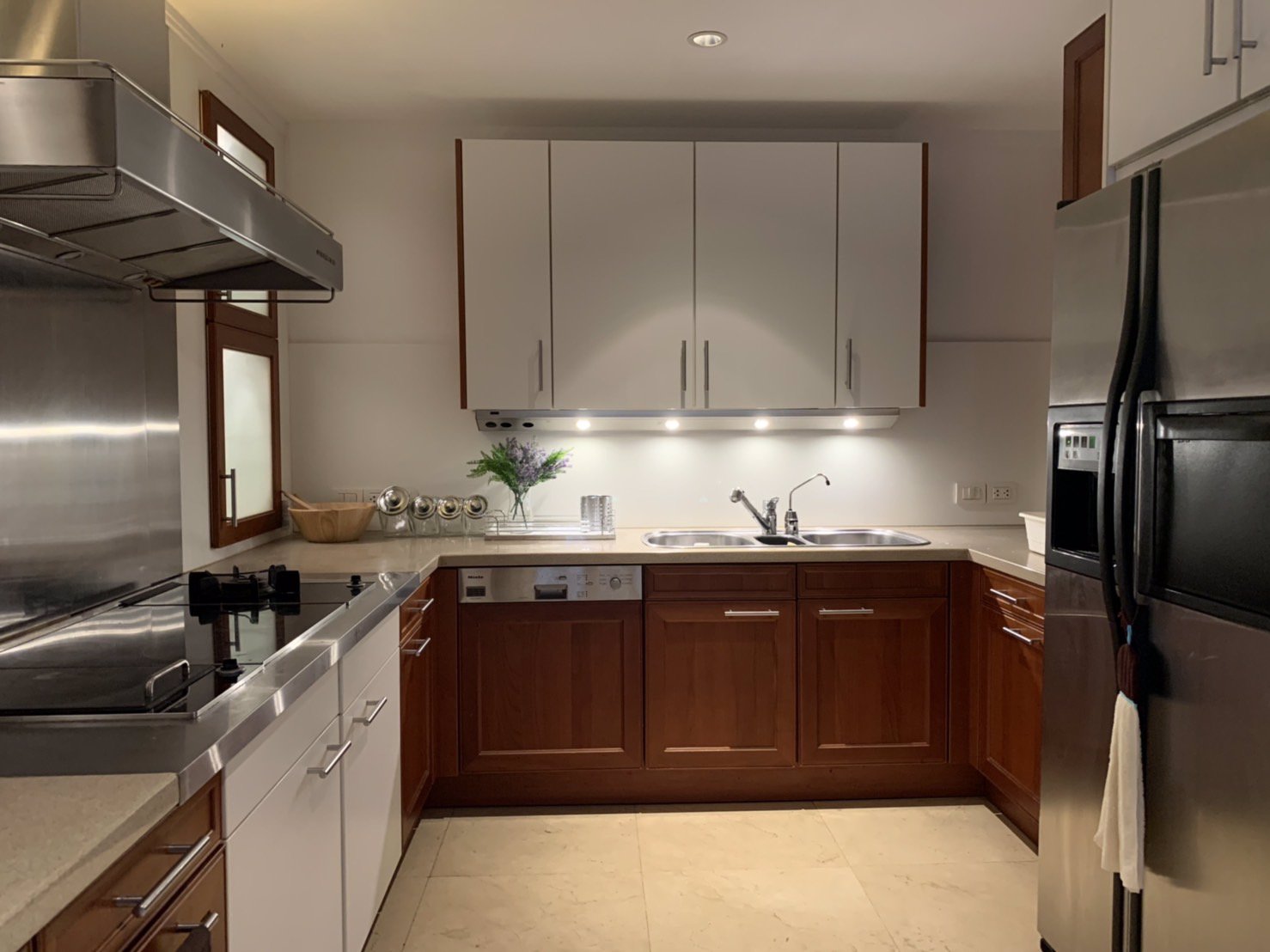 penthouses-for-rent-at-sukhumvit-21-just-a-few-steps-to-mrt-sukhumvit-bts-asoke