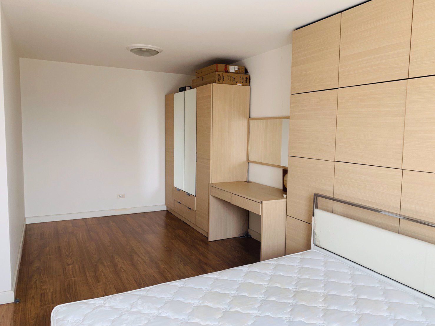 ขายคอนโด-condo-one-thonglor-sukhumvit-40-1-ห้องนอน-4993-ตรม-ใกล้-bts-ทองหล่อ