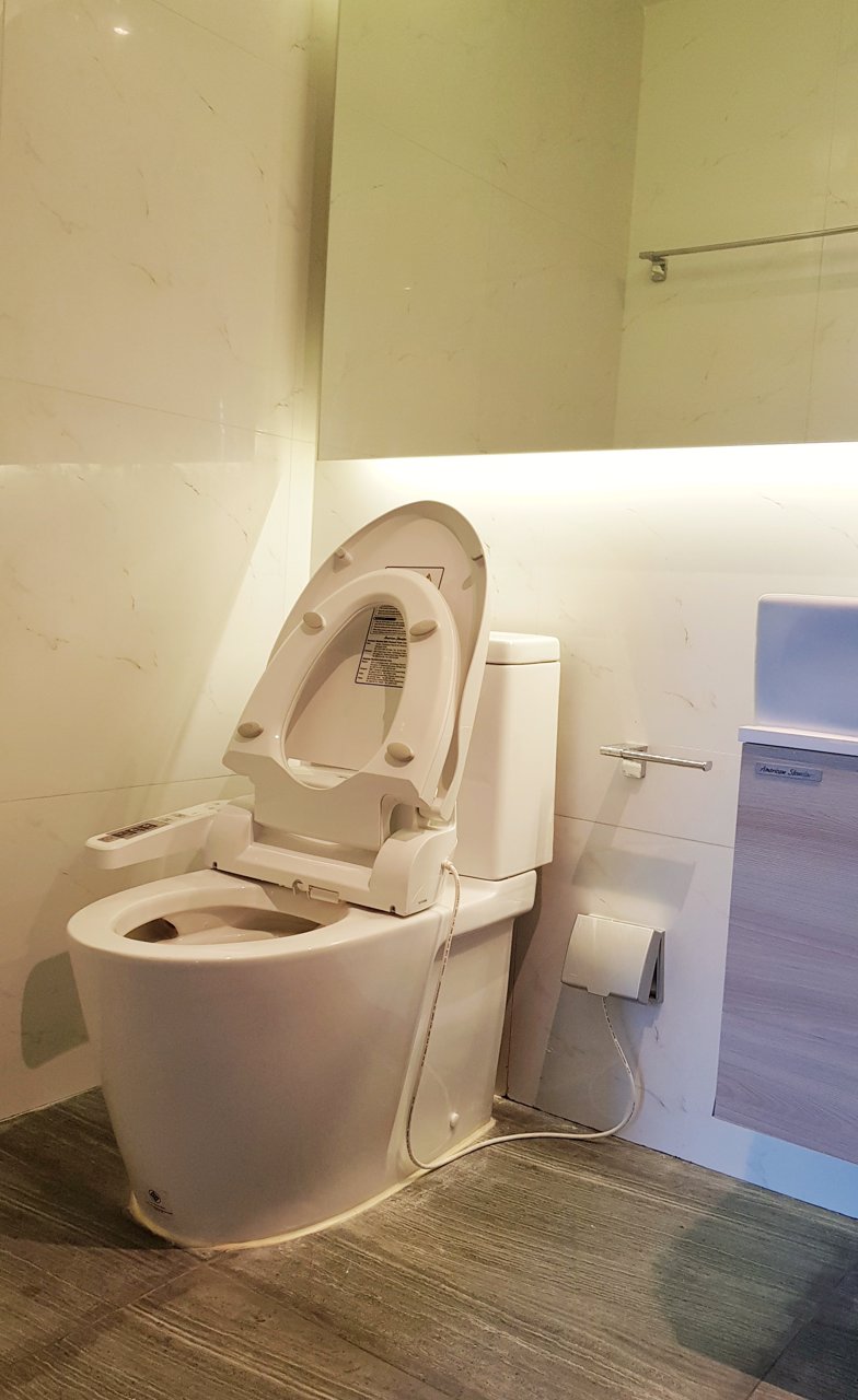 sale-altitude-define-2-bedrooms-435-sqm-350-meters-from-mrt-sam-yan-near-silom