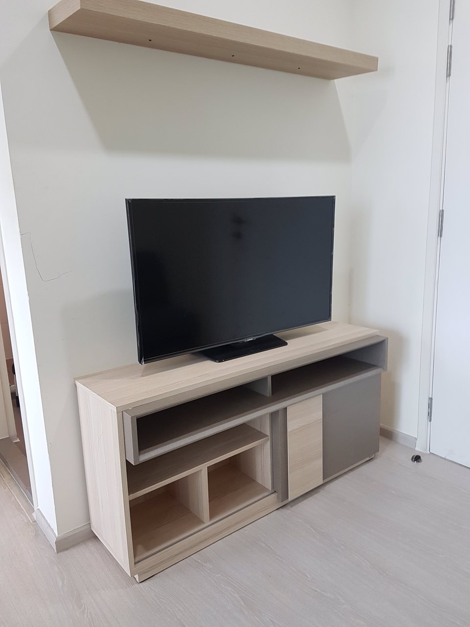 ขายคอนโด-ห้องสวย-ตำแหน่งดี-aspire-sathorn-taksin-ชั้น-15-ทิศเหนือเย็นสบาย-แบบครัวปิด