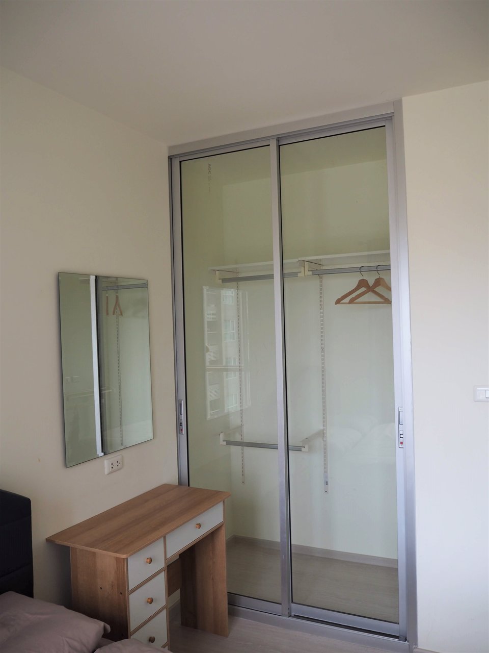 ขายคอนโด-ห้องสวย-ตำแหน่งดี-aspire-sathorn-taksin-ชั้น-15-ทิศเหนือเย็นสบาย-แบบครัวปิด