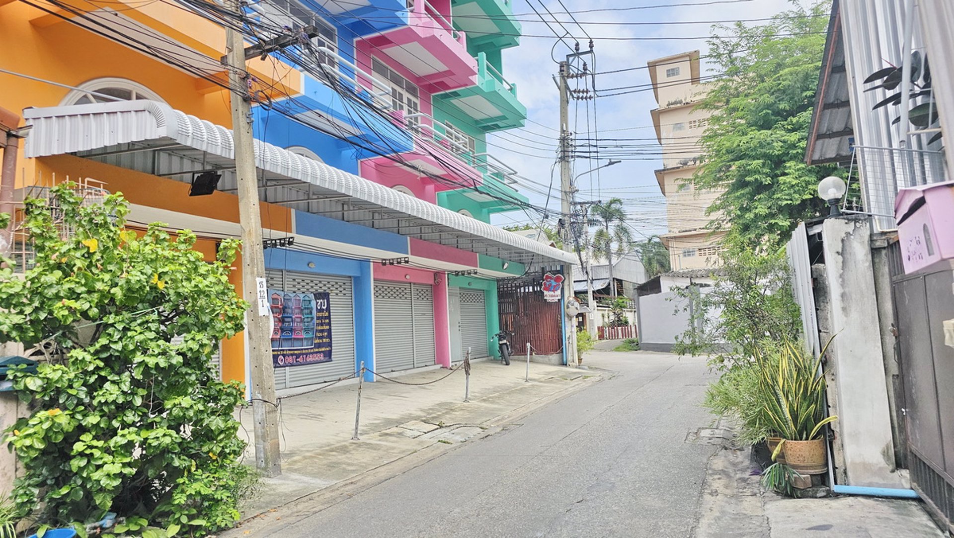 ขายอาคาร-4-คูหา-4-ชั้นพร้อมชั้นลอย-ซอยเพชรเกษม-28-ใกล้รถไฟฟ้าสถานีบางหว้าและบางไผ่