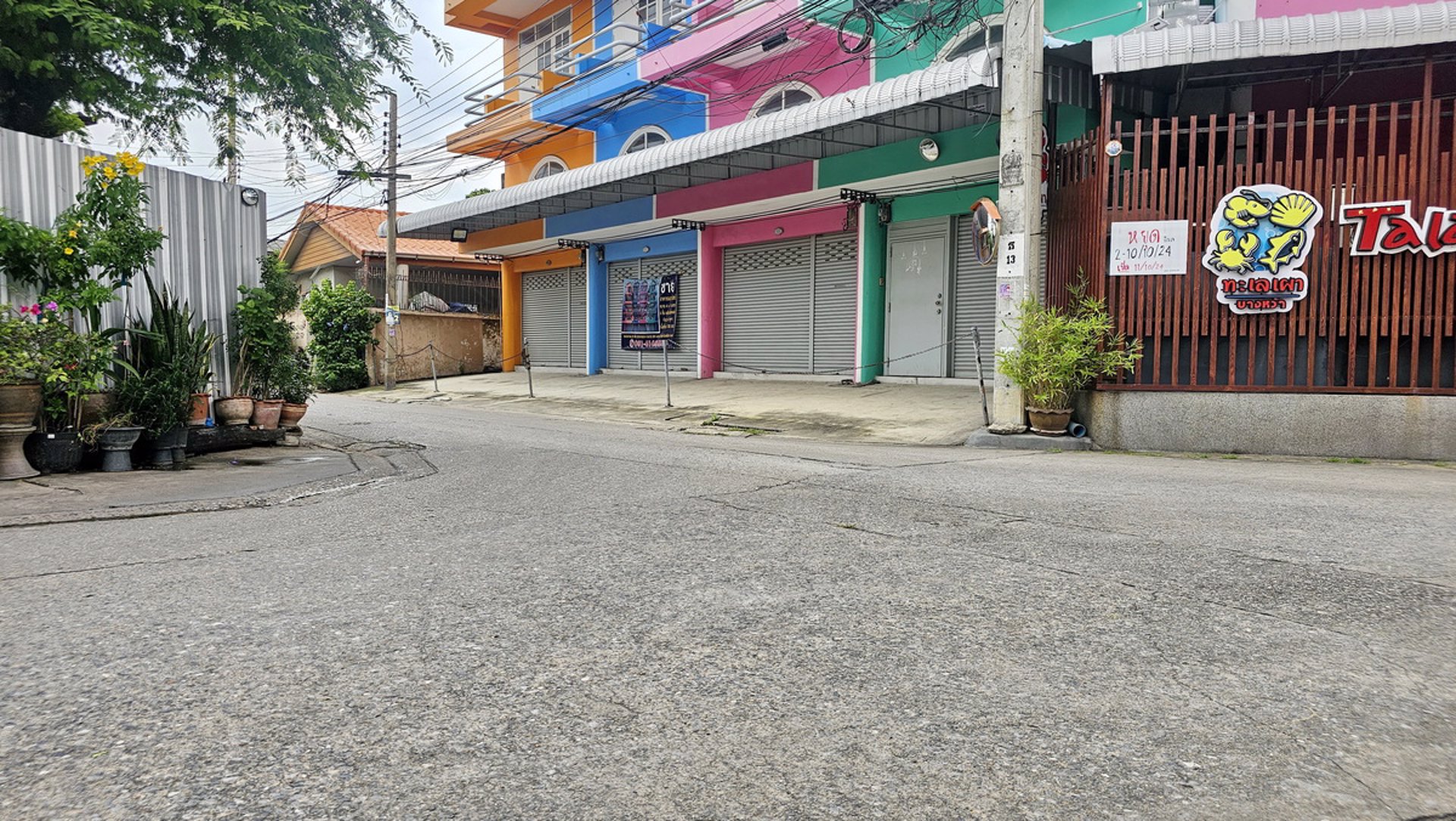 ขายอาคาร-4-คูหา-4-ชั้นพร้อมชั้นลอย-ซอยเพชรเกษม-28-ใกล้รถไฟฟ้าสถานีบางหว้าและบางไผ่