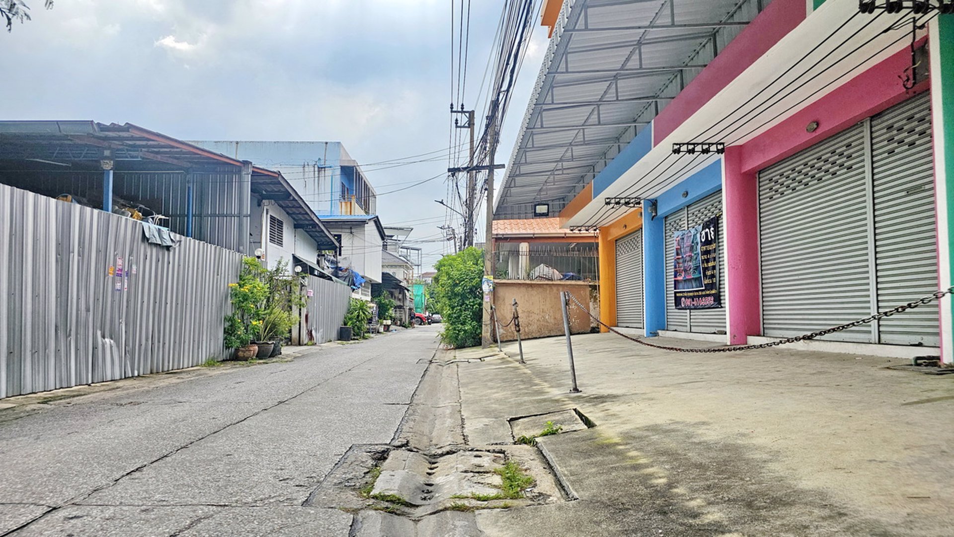 ขายอาคาร-4-คูหา-4-ชั้นพร้อมชั้นลอย-ซอยเพชรเกษม-28-ใกล้รถไฟฟ้าสถานีบางหว้าและบางไผ่