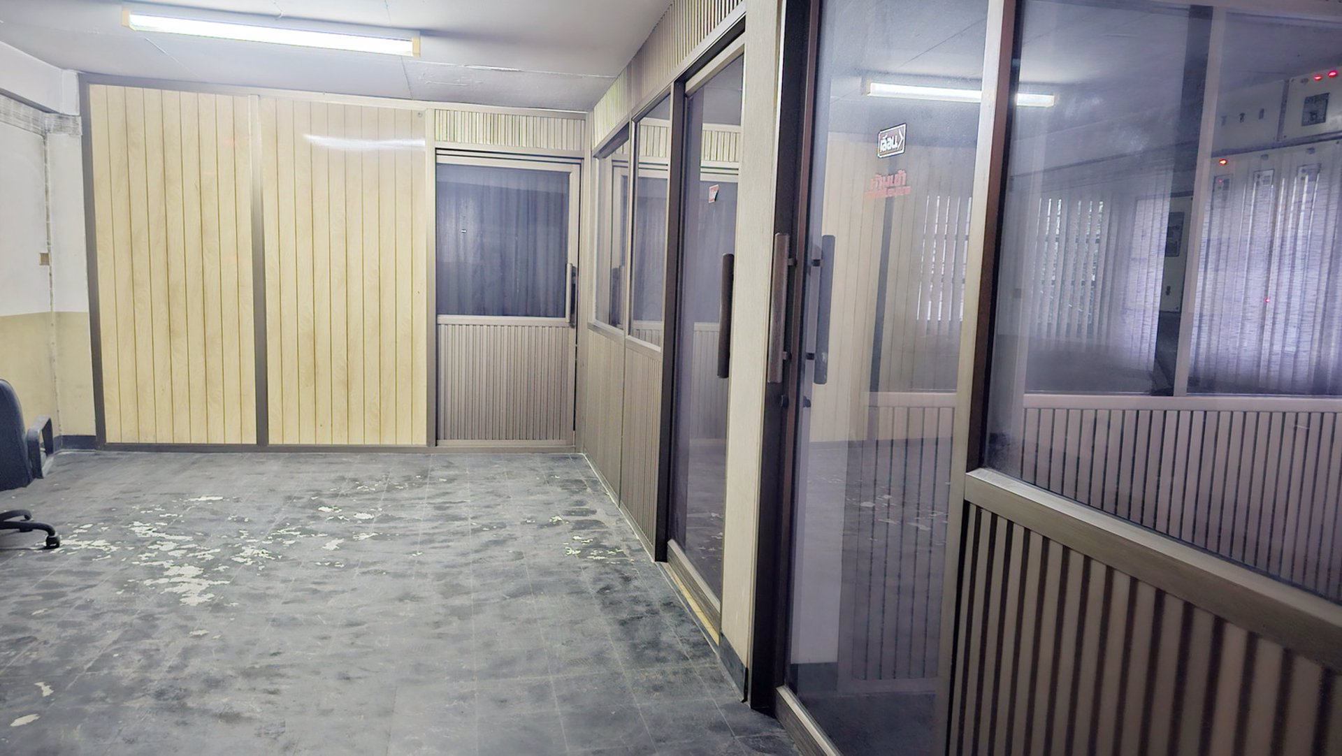 อาคาร-4-ชั้นมีดาดฟ้า-ทำเลทอง-ถนนกรุงธนบุรี-ซอย-1-ใกล้ไอคอน-สยาม-และรถไฟฟ้าวงเวียนใหญ่