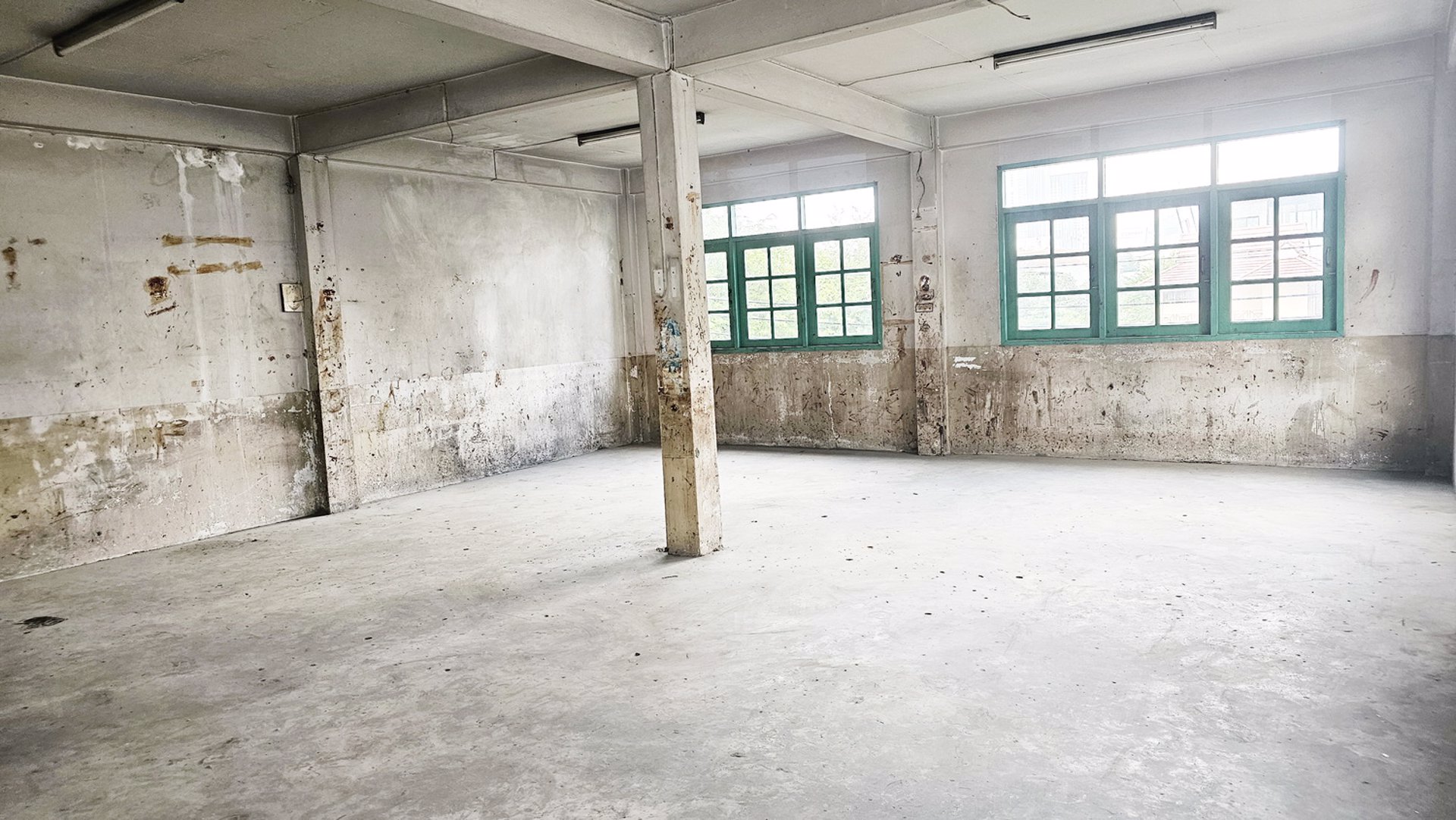 อาคาร-4-ชั้นมีดาดฟ้า-ทำเลทอง-ถนนกรุงธนบุรี-ซอย-1-ใกล้ไอคอน-สยาม-และรถไฟฟ้าวงเวียนใหญ่