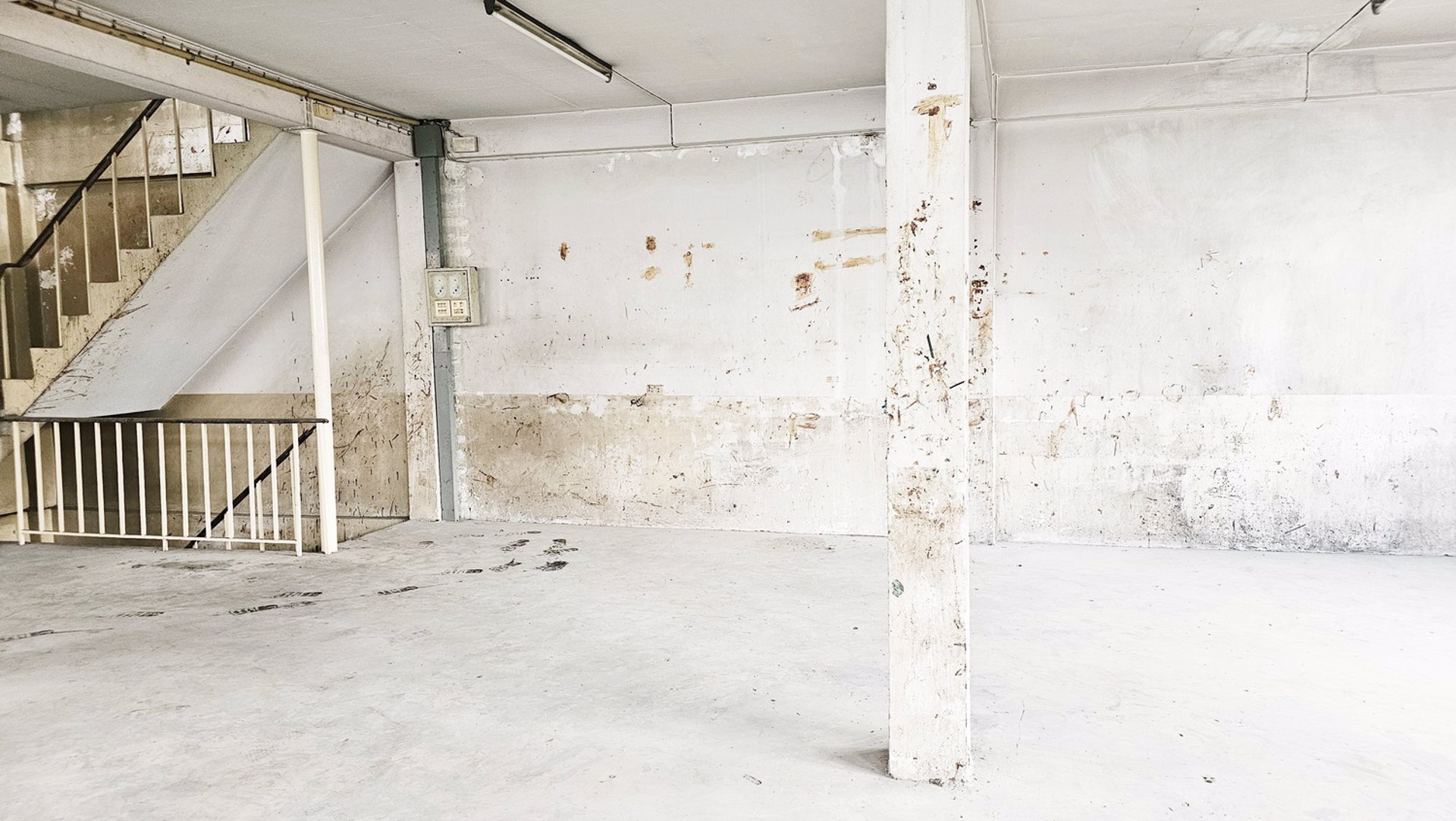 อาคาร-4-ชั้นมีดาดฟ้า-ทำเลทอง-ถนนกรุงธนบุรี-ซอย-1-ใกล้ไอคอน-สยาม-และรถไฟฟ้าวงเวียนใหญ่