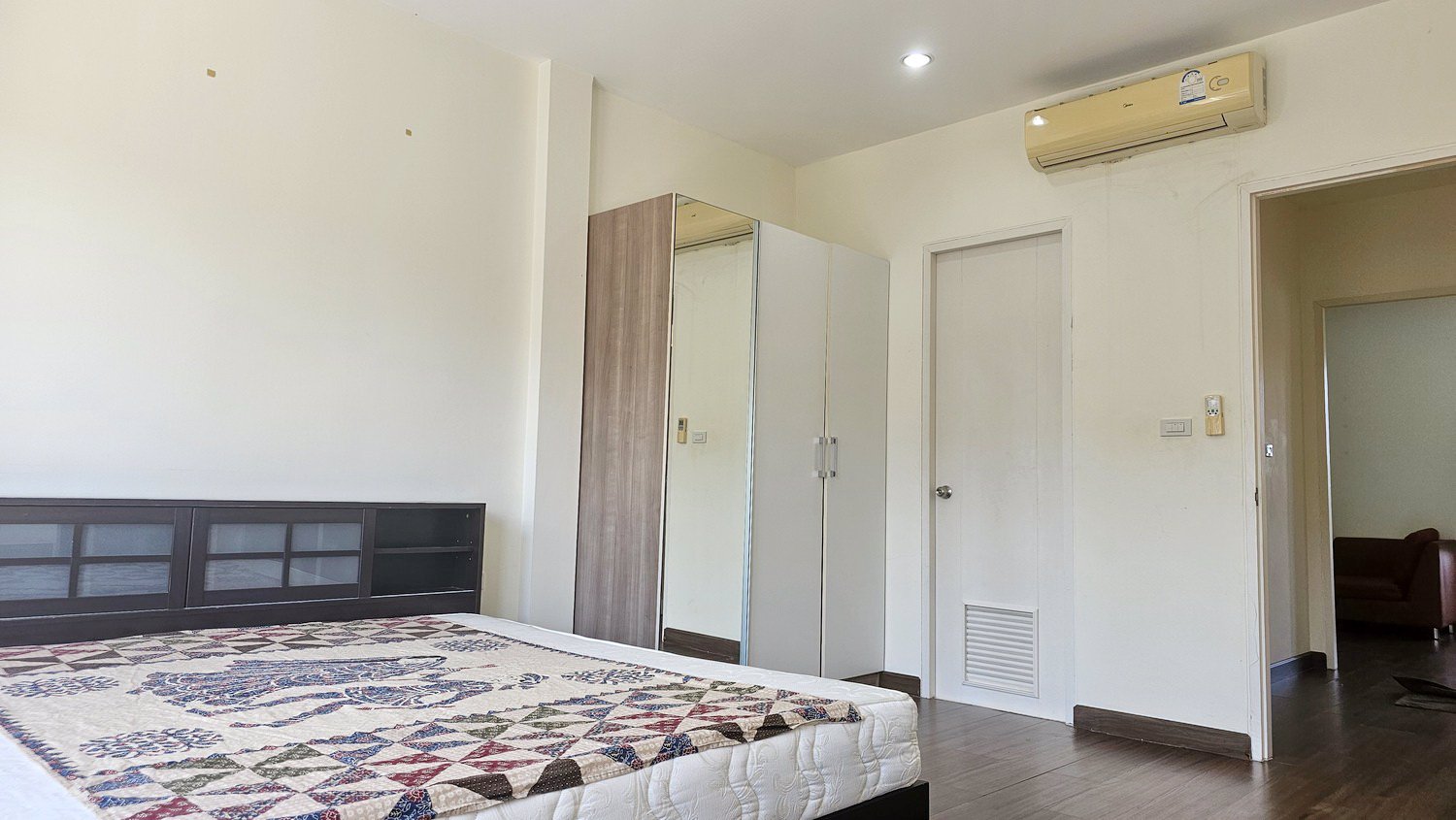 ทาวน์เฮ้าส์แสนสุขทาวน์-2-sansuk-town-2-พัทยา-ต้นโครงการ-ตหนองปรือ-อบางละมุง-จชลบุรี