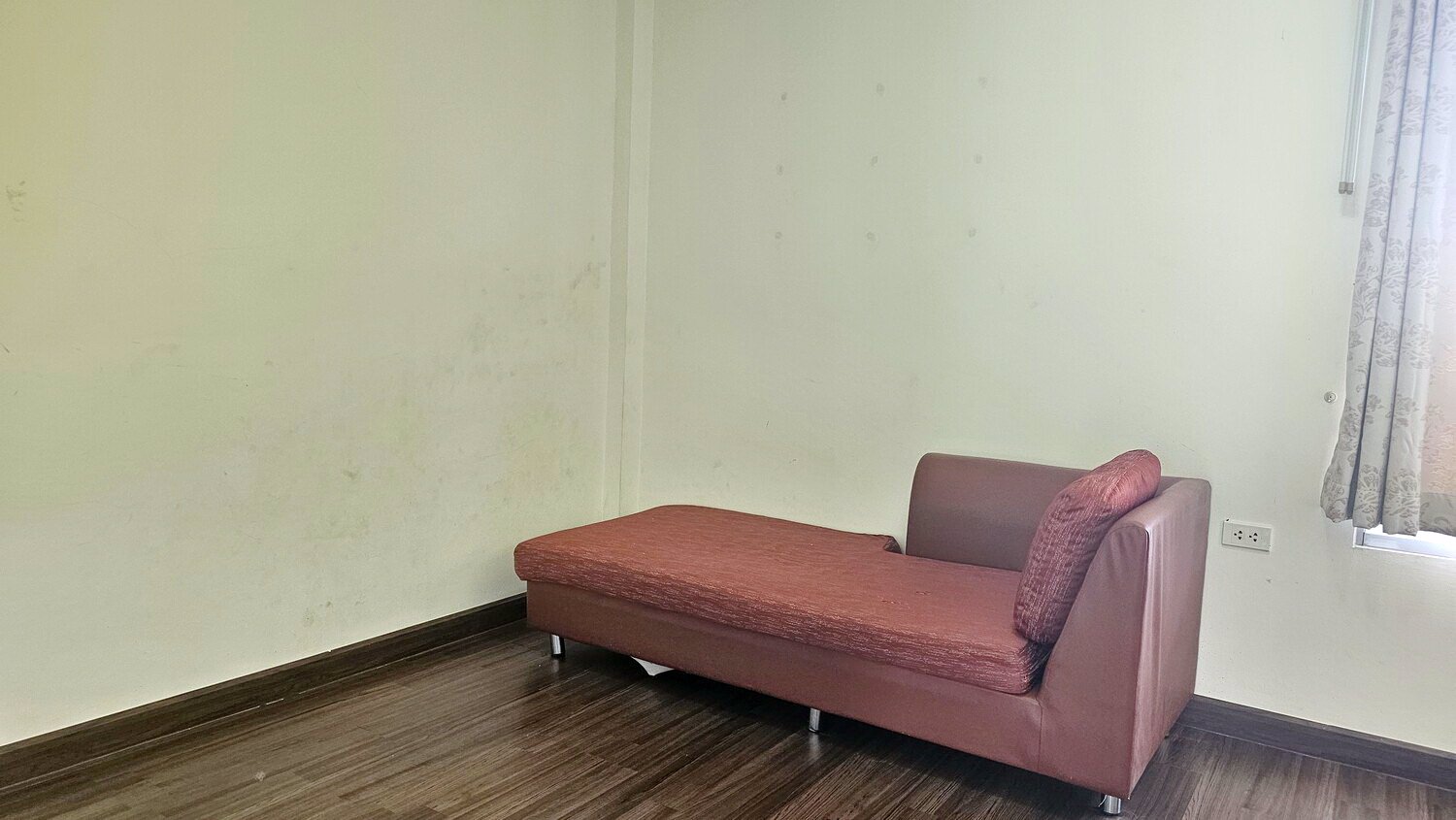 ทาวน์เฮ้าส์แสนสุขทาวน์-2-sansuk-town-2-พัทยา-ต้นโครงการ-ตหนองปรือ-อบางละมุง-จชลบุรี