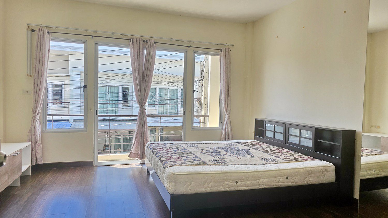 ทาวน์เฮ้าส์แสนสุขทาวน์-2-sansuk-town-2-พัทยา-ต้นโครงการ-ตหนองปรือ-อบางละมุง-จชลบุรี