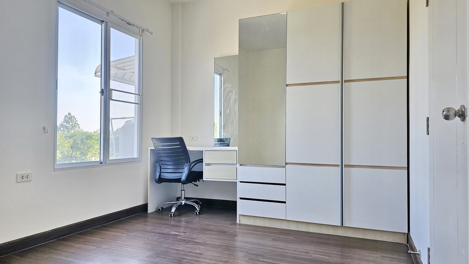 ทาวน์เฮ้าส์แสนสุขทาวน์-2-sansuk-town-2-พัทยา-ต้นโครงการ-ตหนองปรือ-อบางละมุง-จชลบุรี