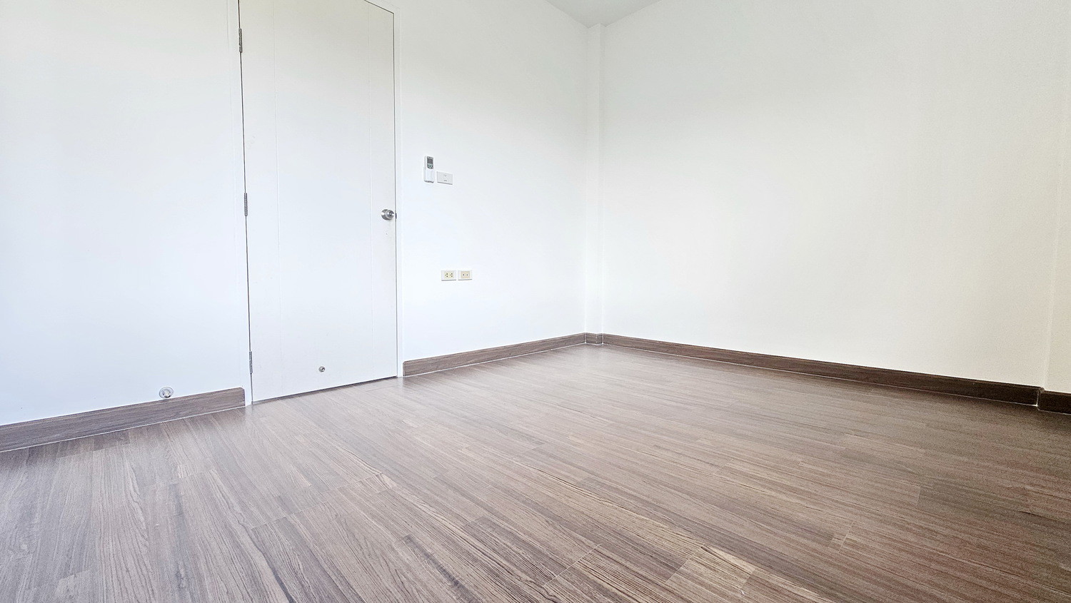 ทาวน์เฮ้าส์แสนสุขทาวน์-2-sansuk-town-2-พัทยา-ต้นโครงการ-ตหนองปรือ-อบางละมุง-จชลบุรี