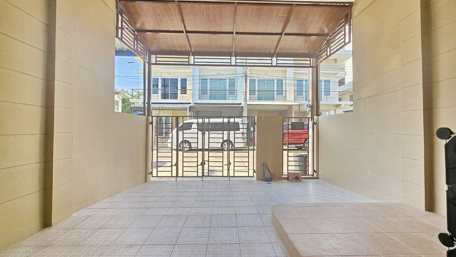 ทาวน์เฮ้าส์แสนสุขทาวน์-2-sansuk-town-2-พัทยา-ต้นโครงการ-ตหนองปรือ-อบางละมุง-จชลบุรี