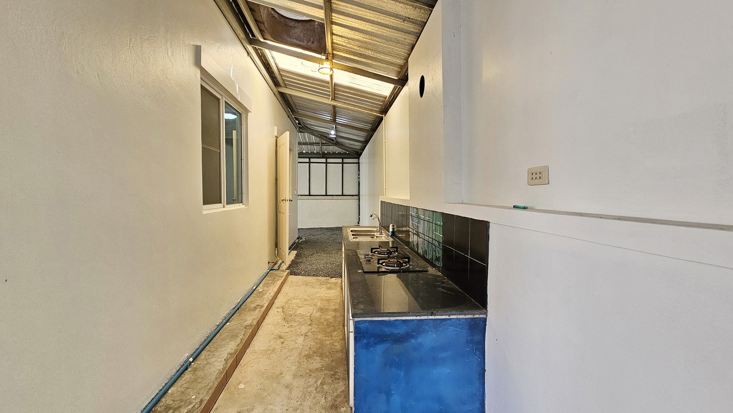 แลนซีโอ-รามคำแหง-วงแหวน-ซอยมีสทีน-บ้านแฝด-สไตล์บ้านเดี่ยว-4020-ตรว-สภาพดี-ใกล้รถไฟฟ้า