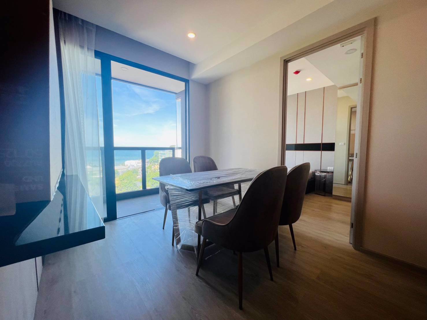 the-panora-pattaya-2-bedroom-sea-view-high-floor-fully-furnished-near-beach-pratumnak-pattaya