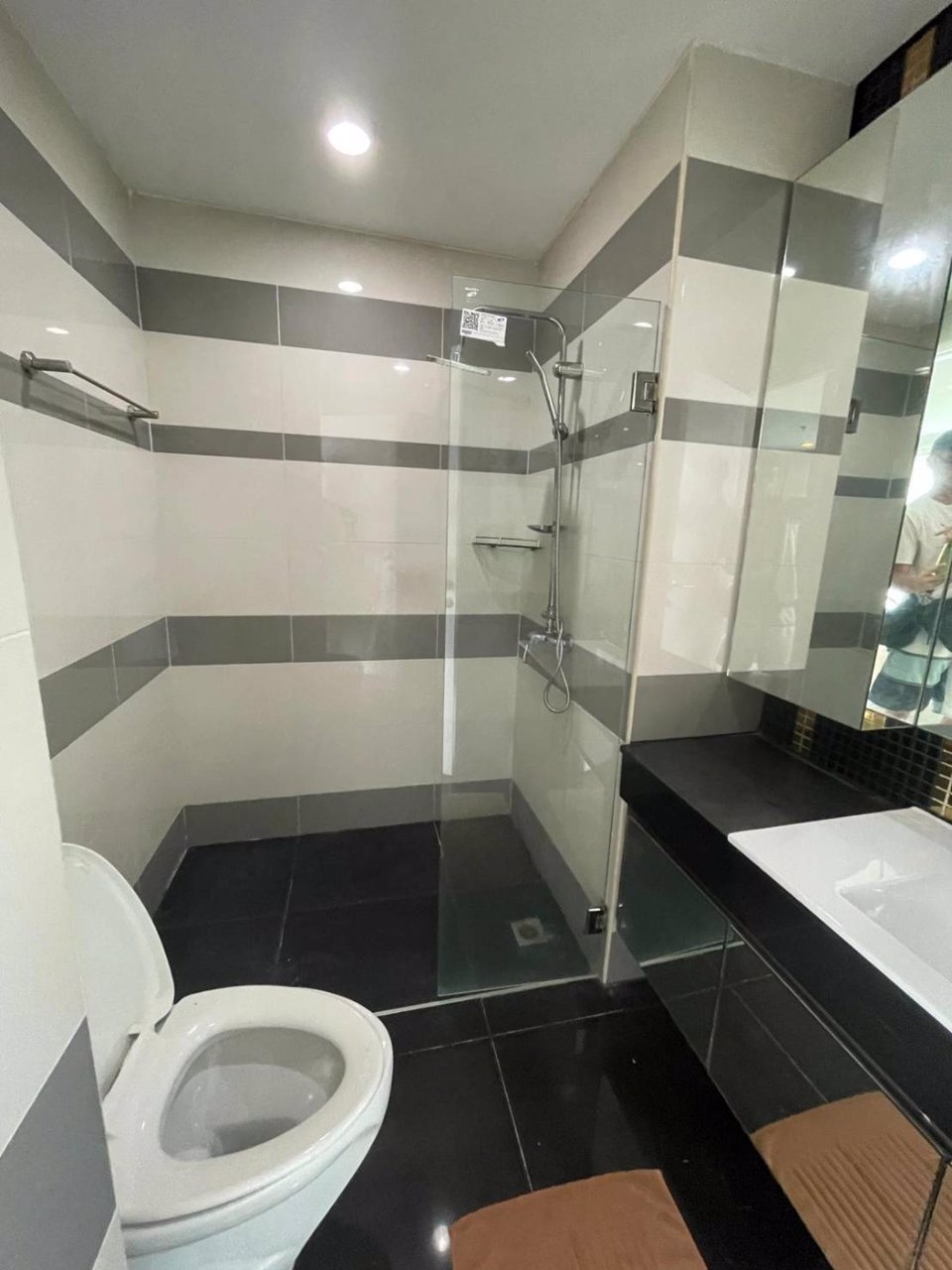 hot-price-the-vision-pratamnuk-fully-furnished-near-pattaya-beach