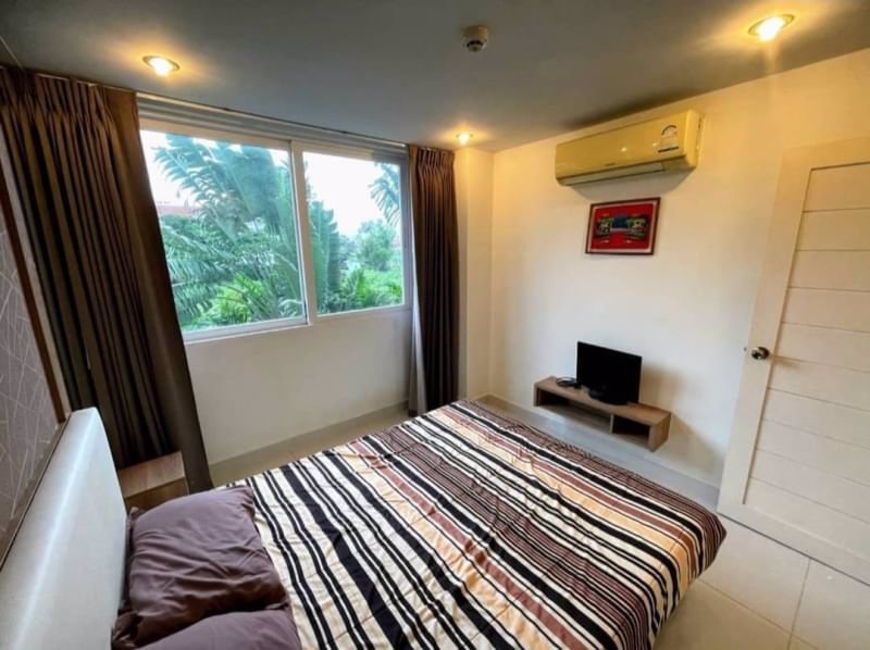 ready-for-move-in-with-fully-furnished-pool-side-view-at-amazon-residence-jomtien-pattaya