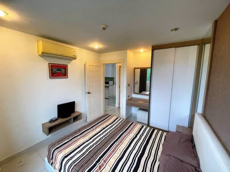 ready-for-move-in-with-fully-furnished-pool-side-view-at-amazon-residence-jomtien-pattaya