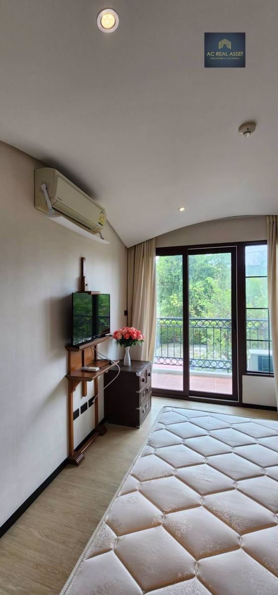 เวเนเชี่ยน-ซิกเนเจอร์-คอนโด-รีสอร์ท-ห้องสตูดิโอ-วิวริมสระน้ำ-ตกแต่งพร้อมเข้าอยู่-ใกล้หาดจอมเทียน