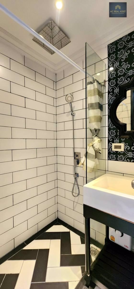 เวเนเชี่ยน-ซิกเนเจอร์-คอนโด-รีสอร์ท-ห้องสตูดิโอ-วิวริมสระน้ำ-ตกแต่งพร้อมเข้าอยู่-ใกล้หาดจอมเทียน