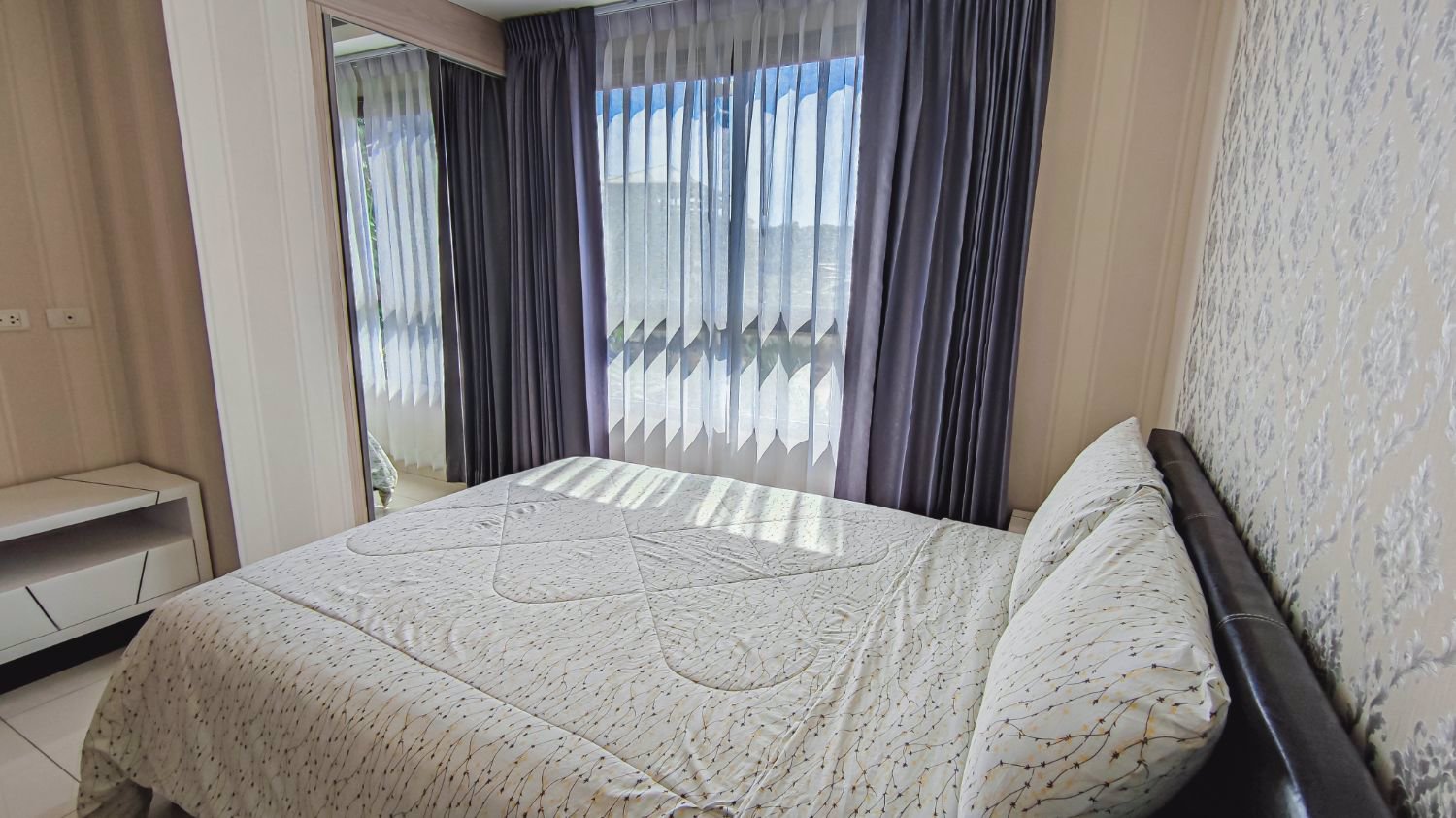 ราคาดีที่สุด-2-ห้องนอน-พร้อมรับสัญญาเช่าทันที-ตกแต่งครบ-พร้อมเฟอร์-arcadia-beach-resortใกล้หาดพัทยา